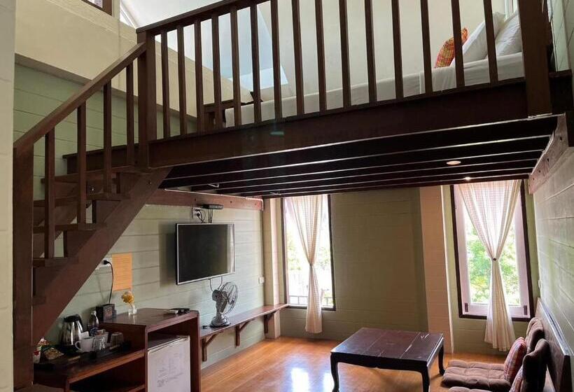 سوییت دوبلکس, Thanicha Resort Amphawa