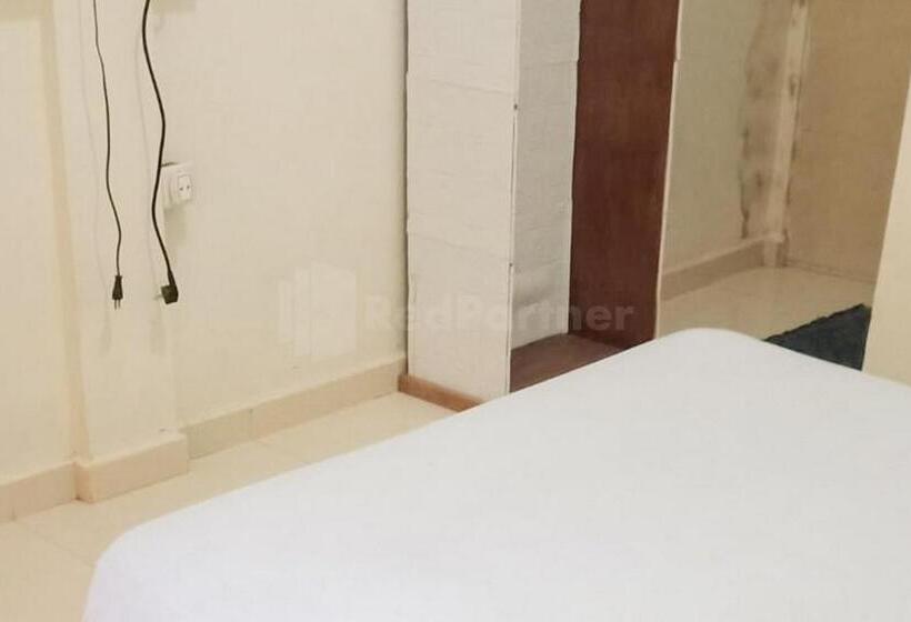 Quarto Estandar, Wisma Pinggir Redpartner