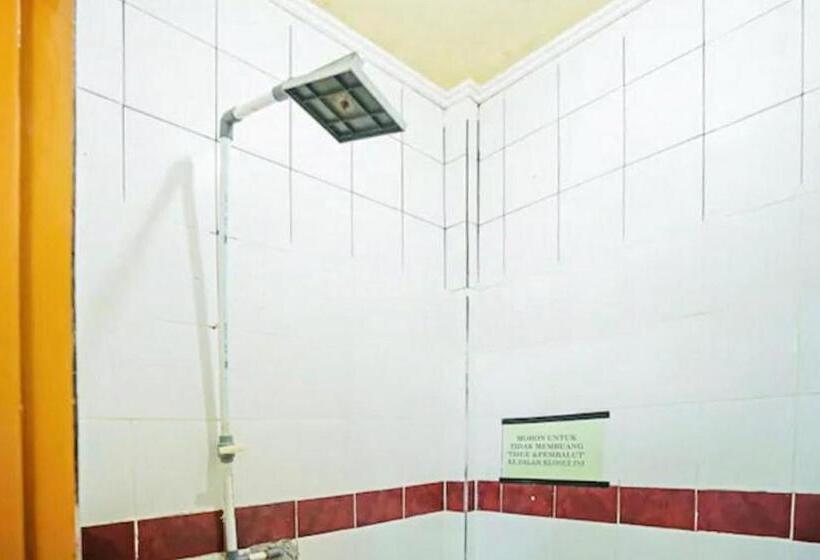 Quarto Estandar, Wisma Pinggir Redpartner