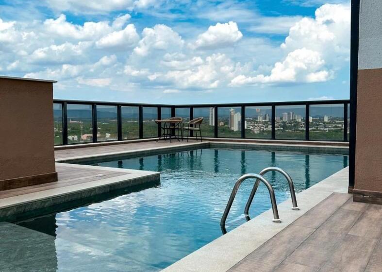 سوئیت با بالکن, Inova Flats Premium No Condominio Cosmopolitan