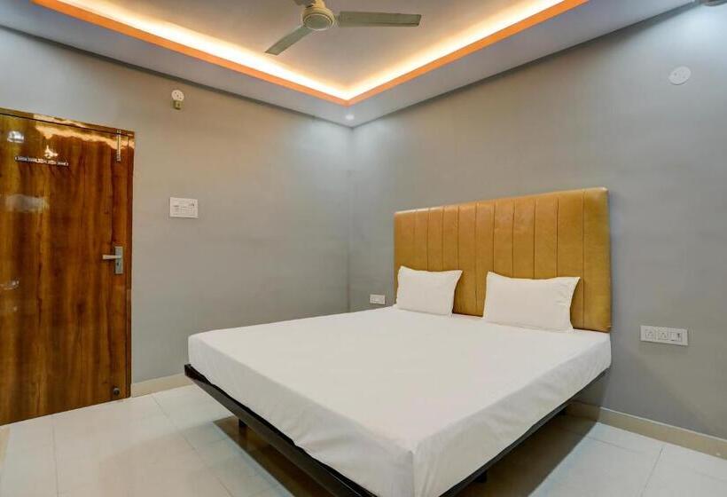 اتاق استاندارد, Oyo Hotel Crystal Inn