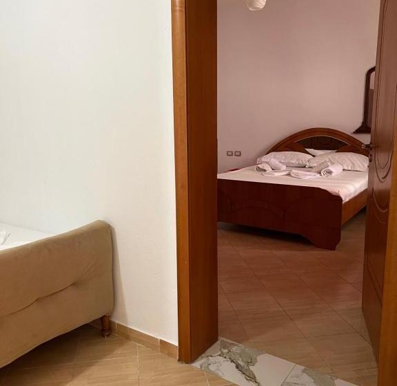 패밀리 스튜디오, Guesthouse Vlore