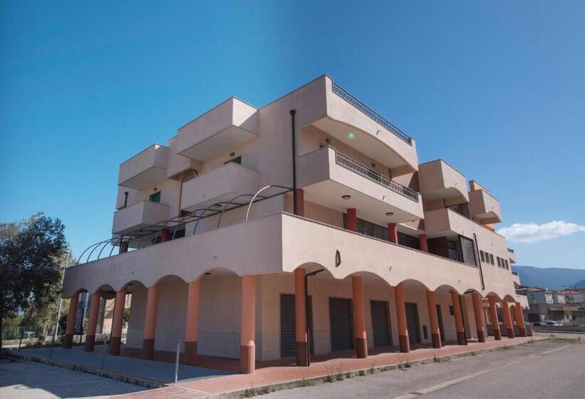 آپارتمان 1 خوابه, Residence Flora