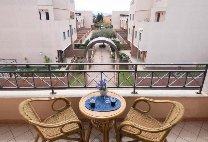 آپارتمان 2 خوابه, Residence Flora