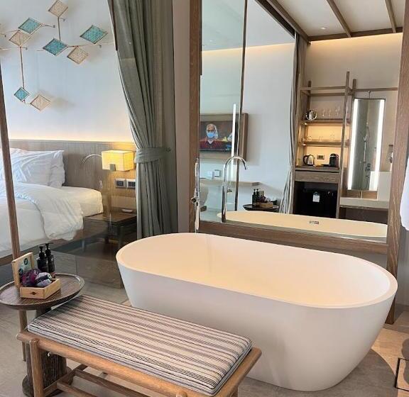 Номер Deluxe Вид на Бассейн, Sea View Resort & Spa Koh Chang