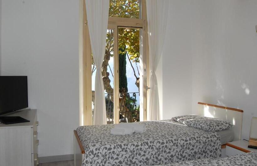 اتاق استاندارد با بالکن, Firenze Lugano