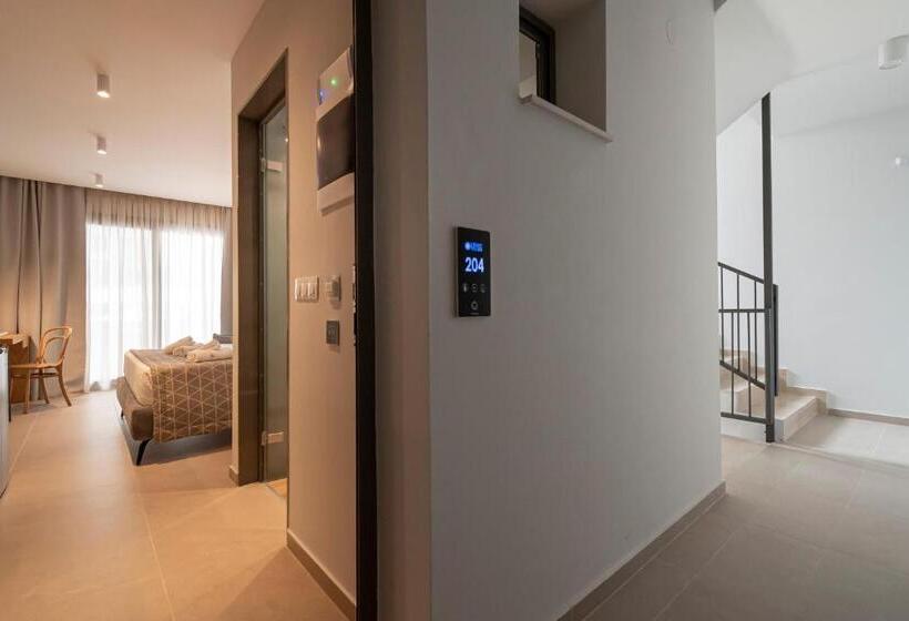 Трехместный Номер Стандарт Вид на Бассейн, Elegant Maltepe By Travel Pro Services   Kallithea Halkidiki