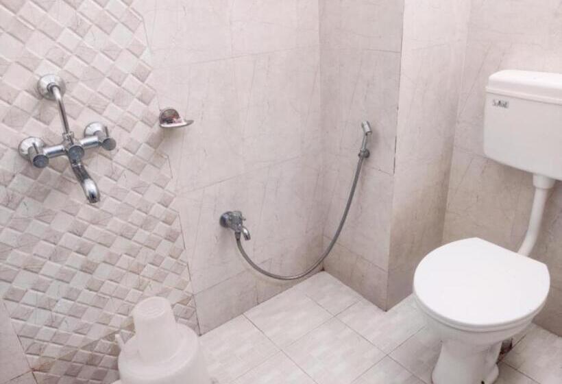 Номер Deluxe Кровать Кинг, Shivangi Puri