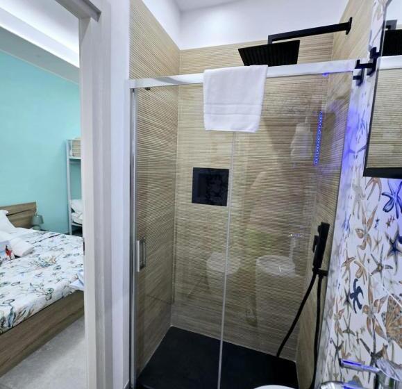 اتاق خانوادگی, Aquamarina Rooms