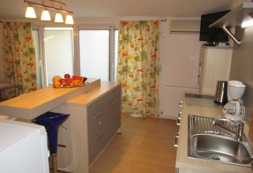 Номер Стандарт с Балконом, Guest House Villa Daniel