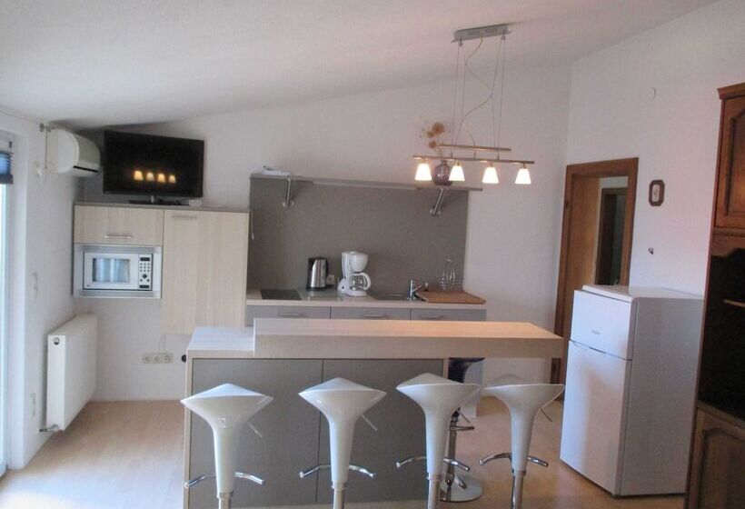Апартаменты 2 Спальни с Балконом, Guest House Villa Daniel
