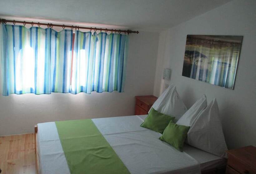 Апартаменты 2 Спальни с Балконом, Guest House Villa Daniel