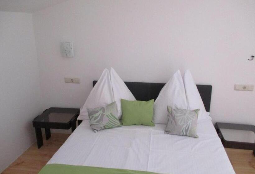 Номер Стандарт с Балконом, Guest House Villa Daniel