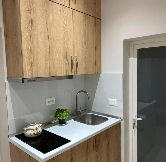 استودیوی سوپریور, Home To Go Studio Apartament