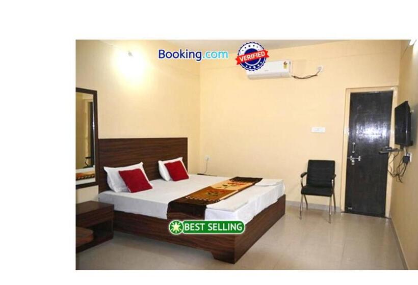 Номер Deluxe Кровать Кинг, Goroomgo Green Akress Bhubaneswar Comfortable Bed With Impressive Service