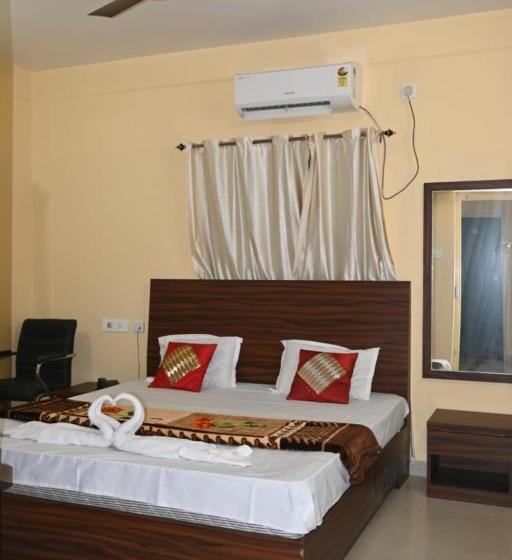 Номер Deluxe Кровать Кинг, Goroomgo Green Akress Bhubaneswar Comfortable Bed With Impressive Service