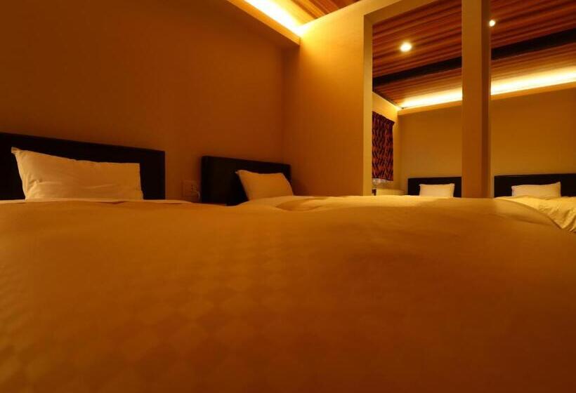 Quarto Quádruplo Estandar, Villa Monrepos