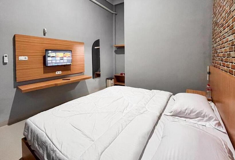 اتاق لوکس, Reddoorz Plus At New Favour Hotel Gunung Dempo