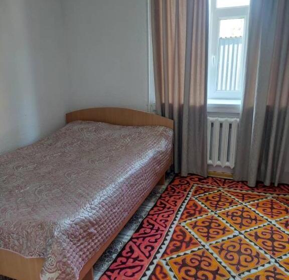 اتاق استاندارد سه تخته با چشم‌انداز باغ, Green Forest Guest House