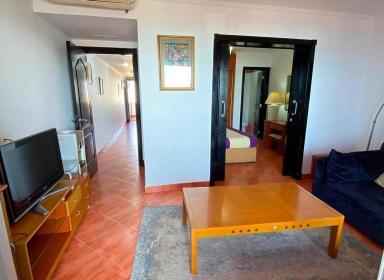 آپارتمان 2 خوابه با چشم‌انداز دریا, Porto Marina Hotel Chalet Seaview   شاليه فندقي بورتو مارينا مارينا 3 الساحل الشمالي فيو بحر و بحيرة