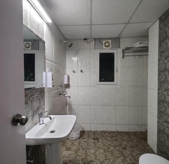 آپارتمان 1 خوابه با بالکن, 1 Bhk Apartment Behind Lulu Mall
