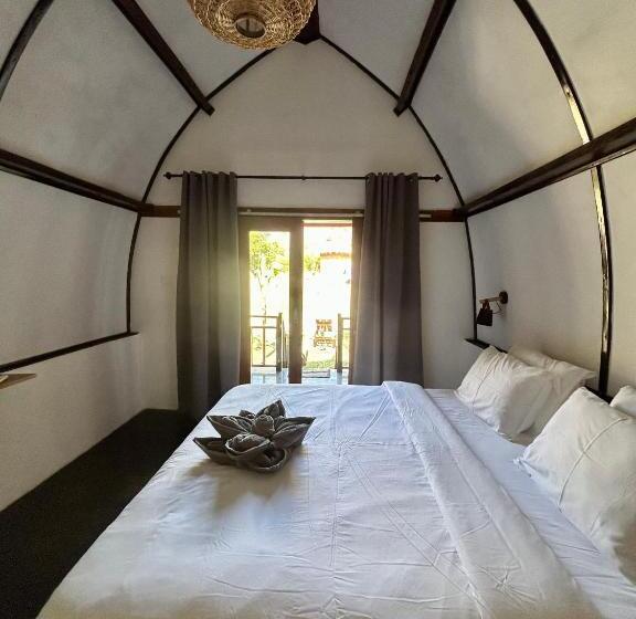 Номер Стандарт Вид на Горы, Damai Bungalows