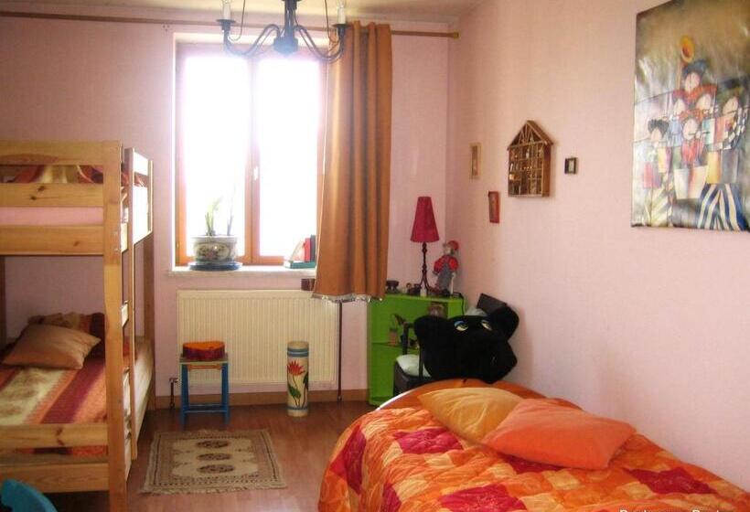 Дом 4 Спальни, Gîte Et Grange à Jeux Du Bonhomme Bouton