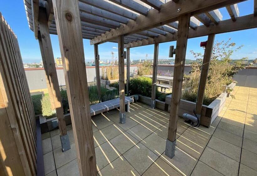 Номер Стандарт, Riverside Stay Near Canary Wharf   Thames View E16