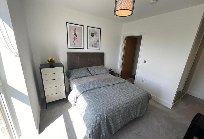 Номер Стандарт, Riverside Stay Near Canary Wharf   Thames View E16