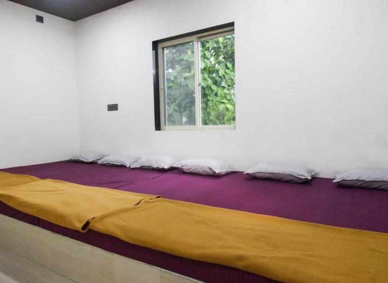 Вилла 3 Спальни, Komal Farm House Karjat