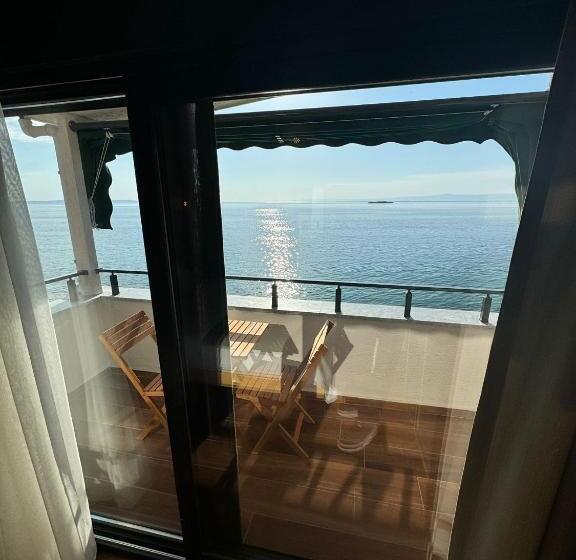 Номер Deluxe Вид на Море с Балконом, Ados Otel