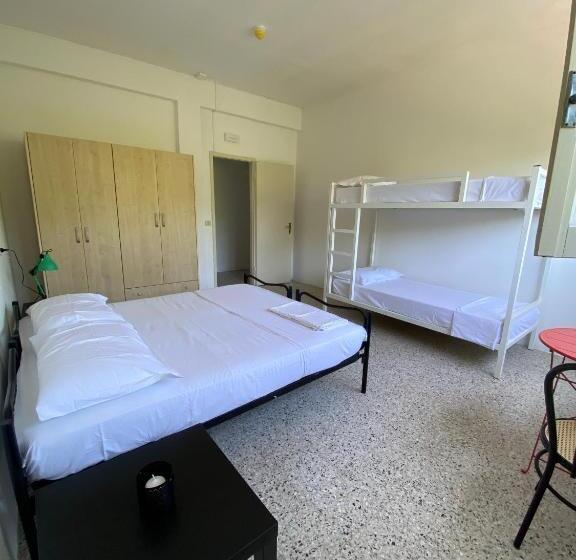 Четырехместный Номер Стандарт, Meet Hostel Cervia
