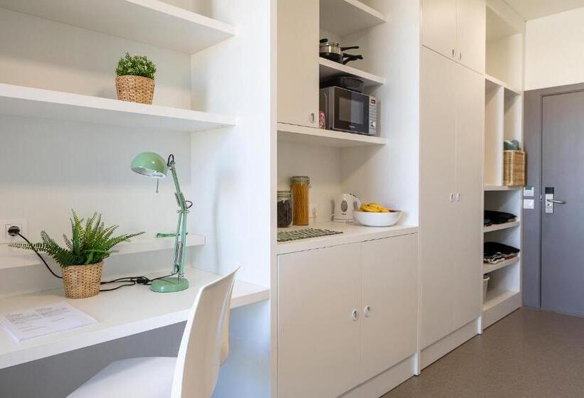 Студио Стандарт с Балконом, Milestone Carcavelos Nova