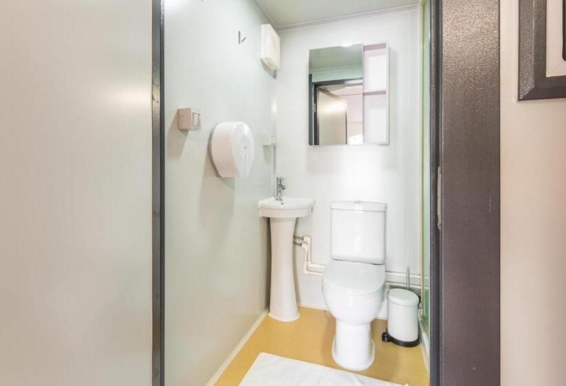 اتاق استاندارد با سرویس بهداشتی مشترک, Montebello House