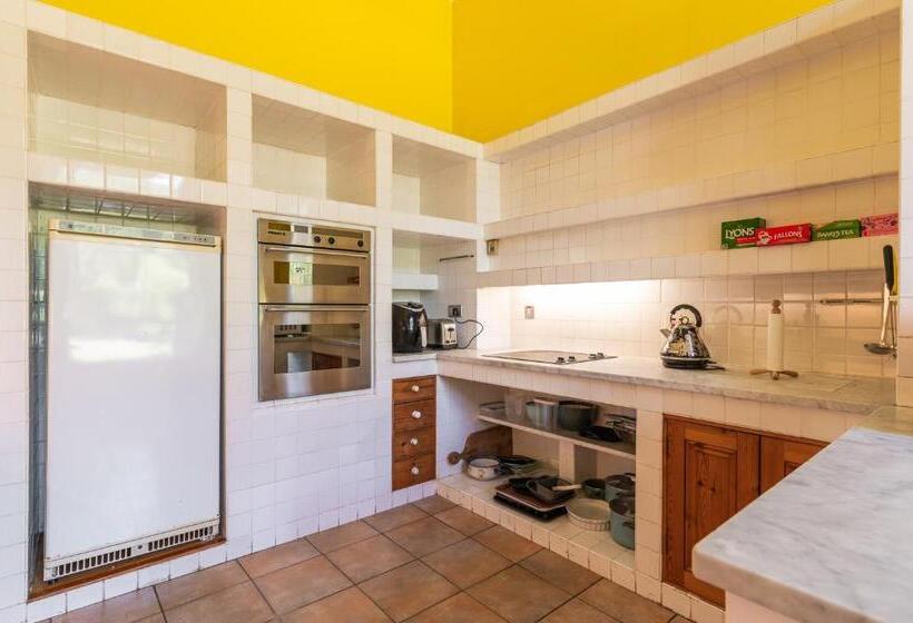 اتاق استاندارد با سرویس بهداشتی مشترک, Montebello House