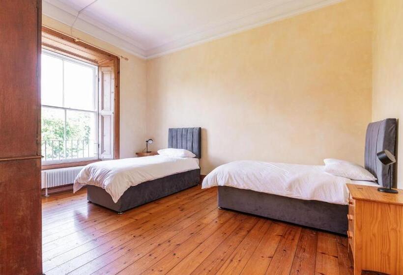 اتاق استاندارد با سرویس بهداشتی مشترک, Montebello House