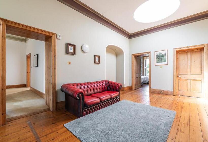 اتاق استاندارد یک تخته با سرویس بهداشتی مشترک, Montebello House