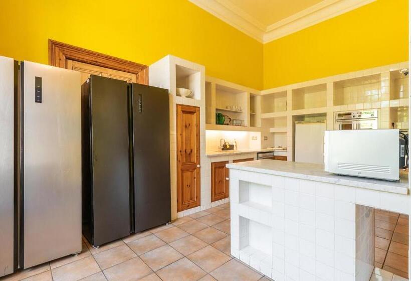 اتاق استاندارد یک تخته با سرویس بهداشتی مشترک, Montebello House