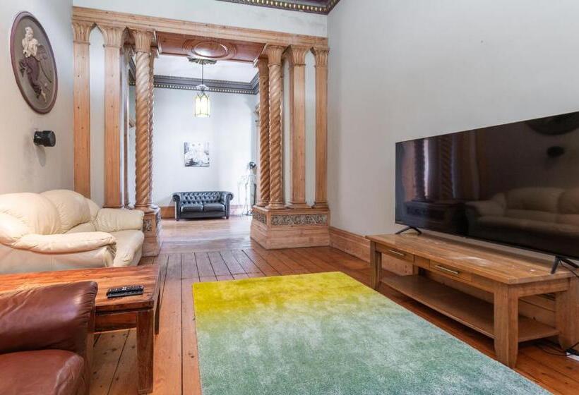 اتاق استاندارد یک تخته با سرویس بهداشتی مشترک, Montebello House