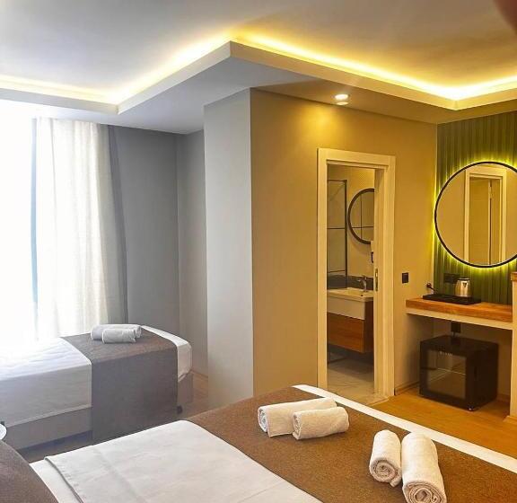 Номер Стандарт, Red Castle Hotel & Pub