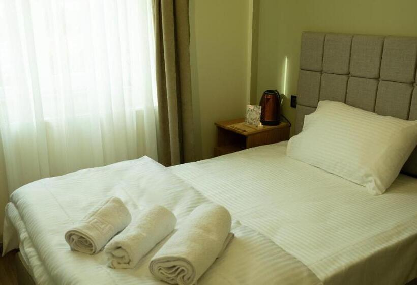 اتاق استاندارد یک نفره, Zelle Airport Boutique