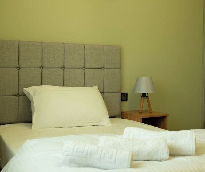 اتاق استاندارد یک نفره, Zelle Airport Boutique