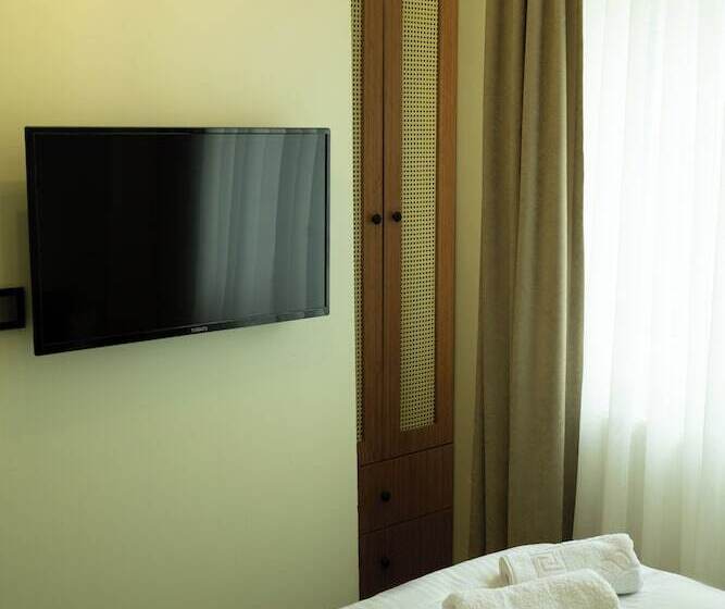 اتاق استاندارد یک نفره, Zelle Airport Boutique
