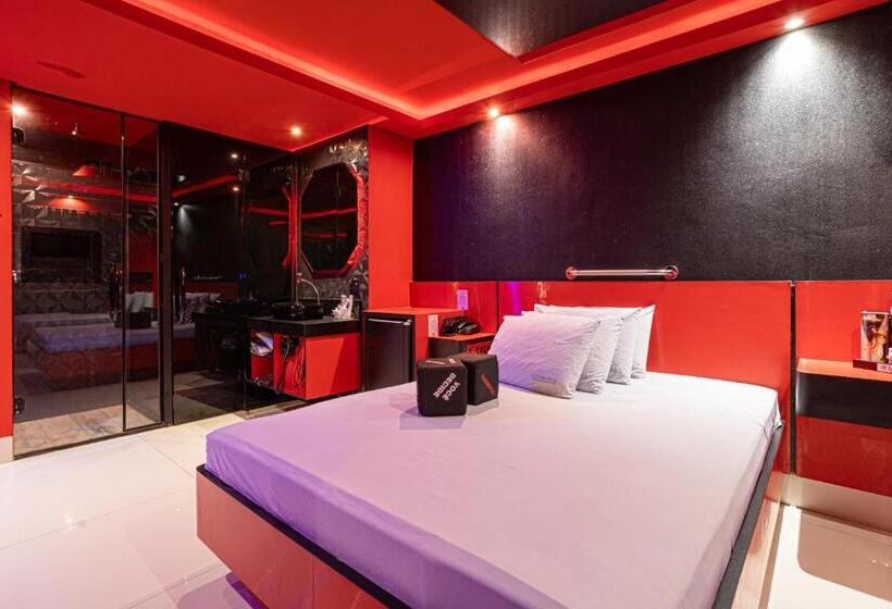 سوییت لوکس, Euphoria Motel