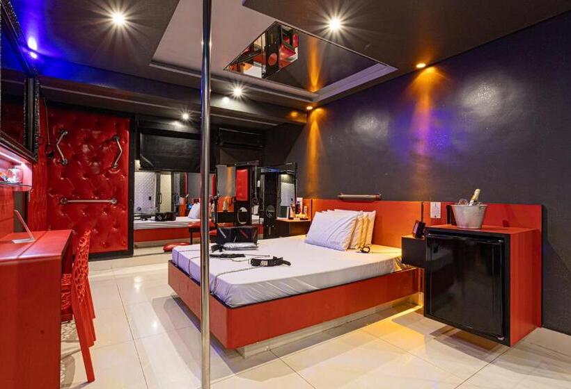 سوئیت با وان آب گرم, Euphoria Motel