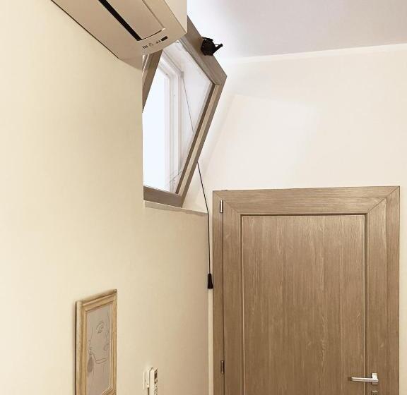 اتاق استاندارد سه نفره, Art Boutique Rooms