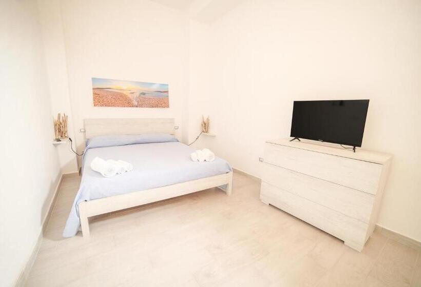 Номер Стандарт, Followthesun  Camera Fronte Mare