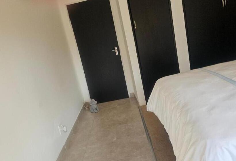 Номер Стандарт Вид на Сад, Kwa Mimi Guesthouse