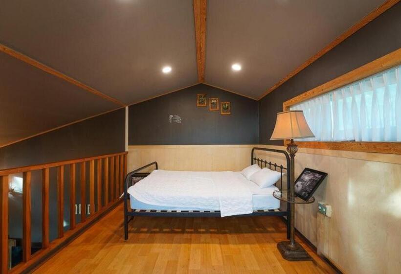 4인용 스탠다드 룸, Taean Haeyang Jungwon Pension