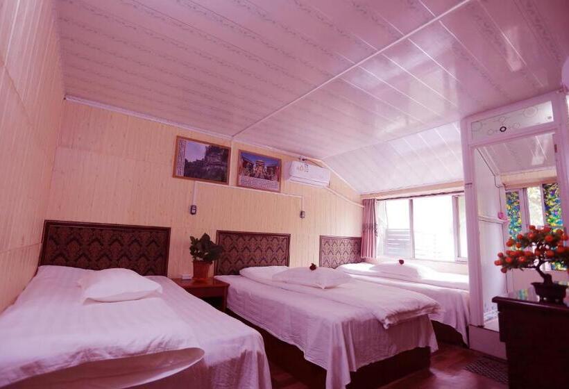 اتاق استاندارد سه نفره, 武当山仙山旅馆景区内店